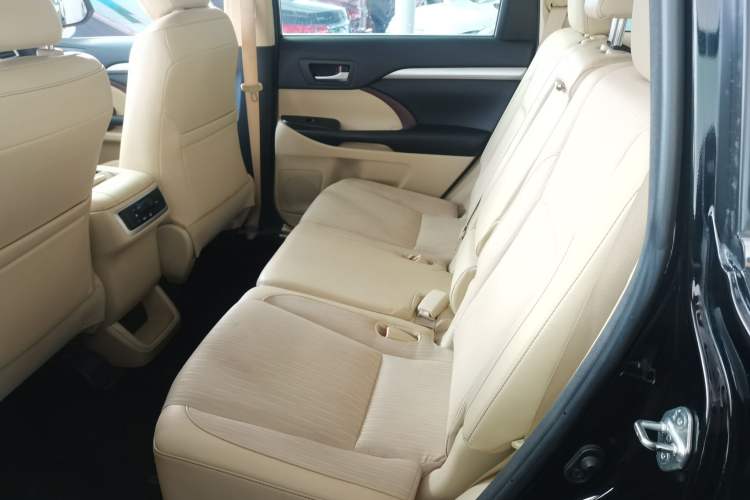 Used Toyota Highlander 2017 2.0T Four-Wheel Drive Elite Edition 7-Seater
