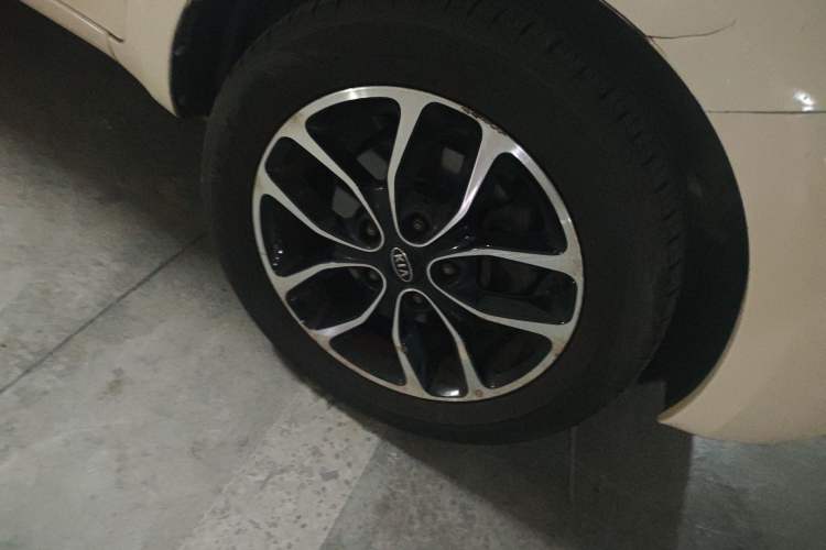 Used Kia Soul 2013 1.6L AT Premium Right Front Wheel Hub