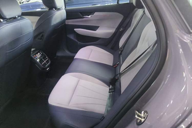 Used Volkswagen Passat 2025 Pro 380TSI Dragon Glory Edition
