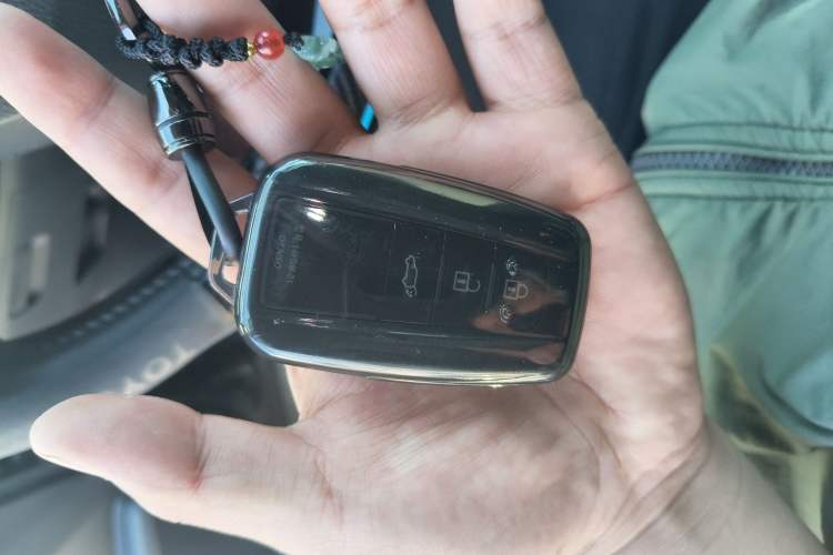 Used Toyota Highlander 2023 2.5L Smart Electric Hybrid Dual-Engine 4x4 Knight Edition 7 Seats Vehicle Key