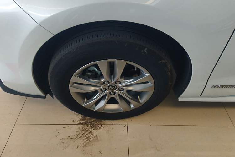 Used Toyota SIENNA 2023 2.5L Hybrid Comfort Edition Exterior 4