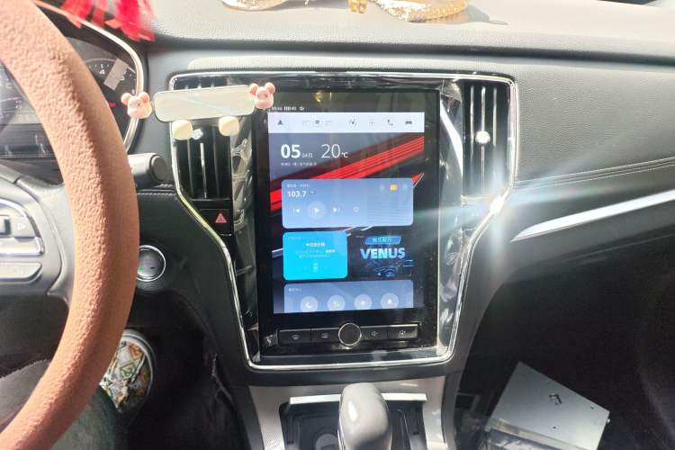 Used Roewe RX5 2019 20T Two-Wheel Drive Automatic Ali Smart Connectivity Platinum Edition
