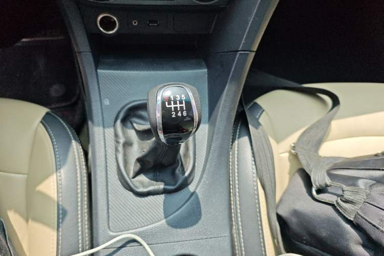 Used Haima Fumei 2015 1.6L Manual Prestige Model Gear Lever