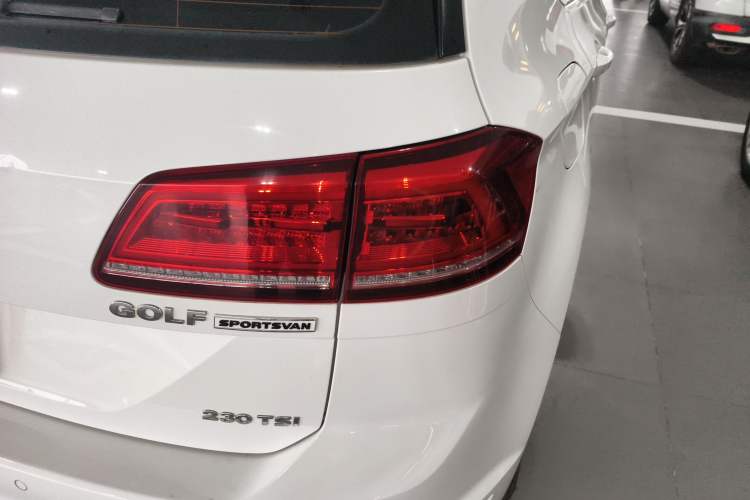 Used Volkswagen Golf Sportsvan 2016 230TSI Automatic Luxury Version