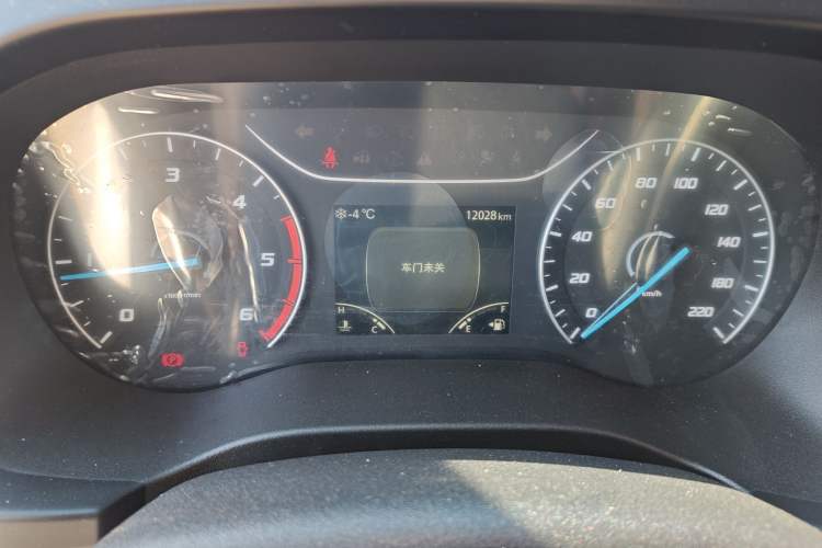 Used JMC Fushun 2023 2.0T Manual Short-Wheelbase Mid-Height Commercial Multi-Purpose 5-Seater Passenger Vehicle