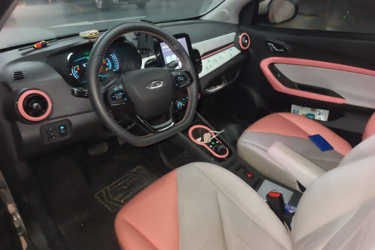 Used Chery Little Ant 2022 Sweet Pink Edition Full Sugar Version Lithium Iron Phosphate 29.2 kWh 30 kW 301 km