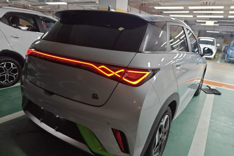 Used BYD Dolphin 2021 405 km Fashion Edition