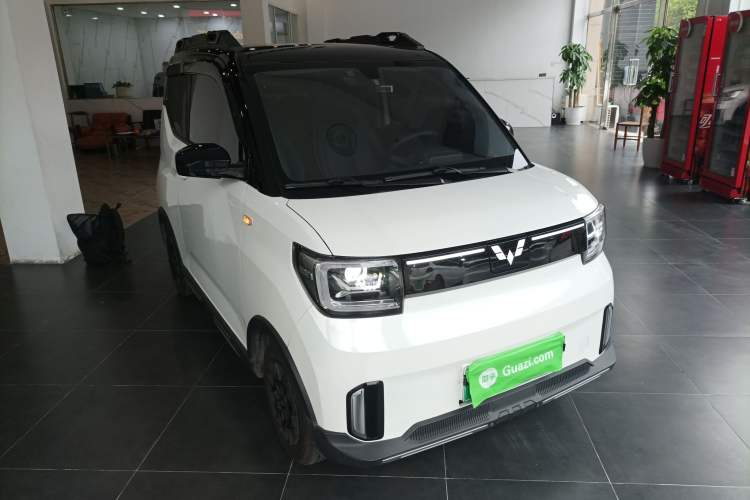 Used Wuling Hongguang MINIEV 2022 GAMEBOY 200km Gaming Edition with Lithium Iron Phosphate Front Right 45 Deg