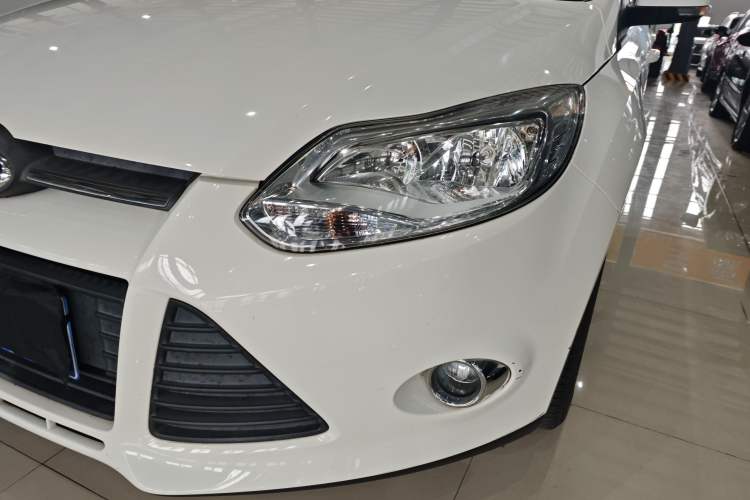 Used Ford Focus 2012 Sedan 1.6L Manual Fashion Edition
