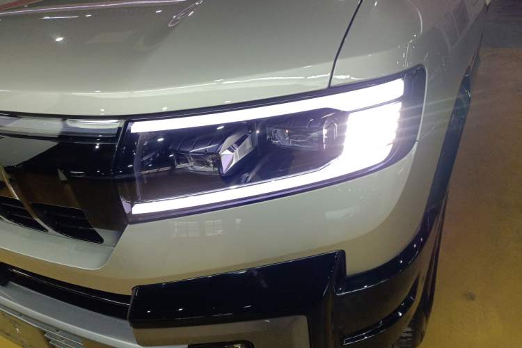 Used Formula Leopard 8 2025 Smart & Brave Flagship Edition 7 Seats
