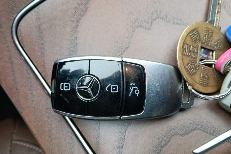 Used Mercedes-Benz E-Class 2022 Second Facelift E 300 L Fashion Edition
