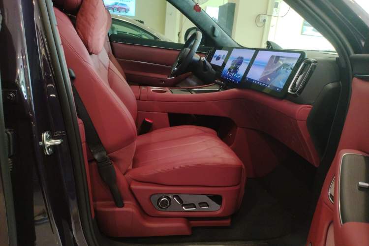 Used Hima AITO M8 2025 Model Pure Electric Max+ Five-Seat Long-Range Version
