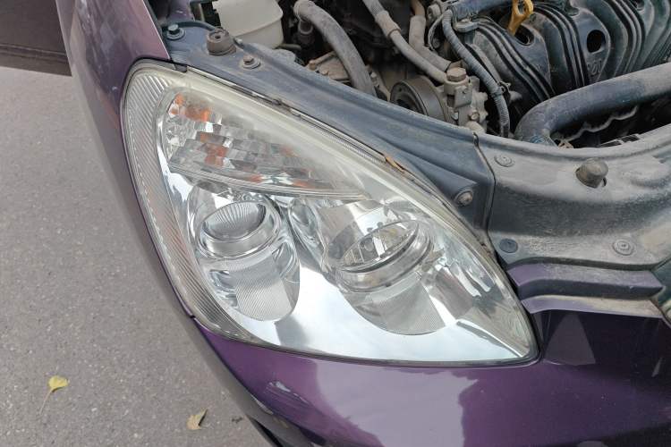 Used Kia Carens 2011 2.0L 7-Seater Automatic Standard Edition
