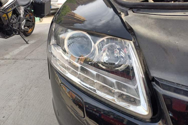 Used Audi A6L 2011 2.0 TFSI Automatic Standard Edition Right Front Headlight