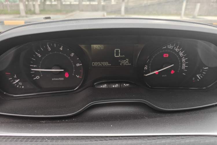 Used Peugeot 2008 2014 1.6L Manual Trend Edition