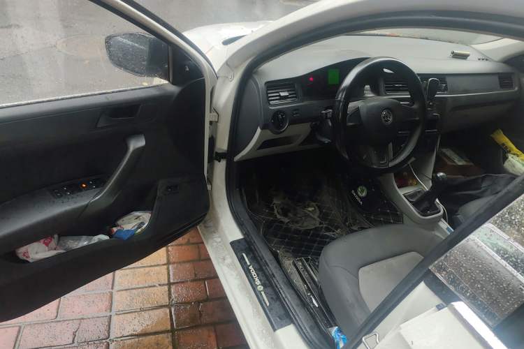 Used Skoda Rapid 2015 1.4L Manual Enjoyment Model