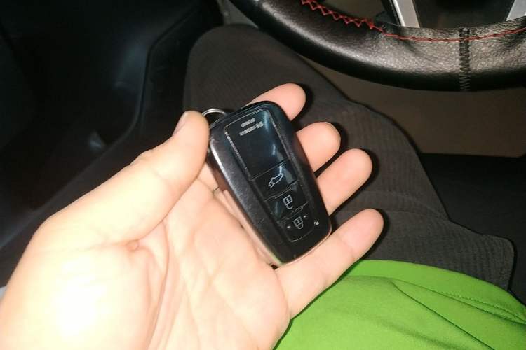 Used Toyota RAV4 2020 Dual-Motor 2.5L E-CVT Four-Wheel Drive Flagship Edition Vehicle Key