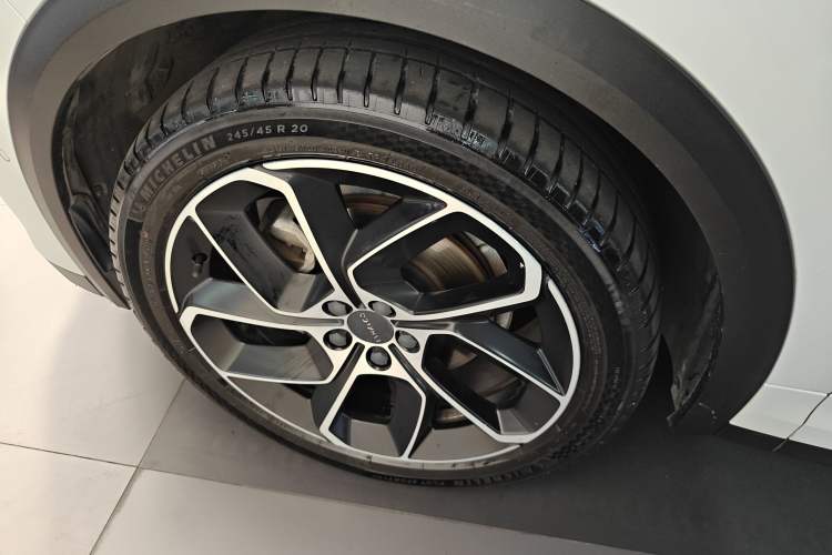 Used Lynk & Co 05 2020 2.0TD Two-Wheel Drive Shine Halo
