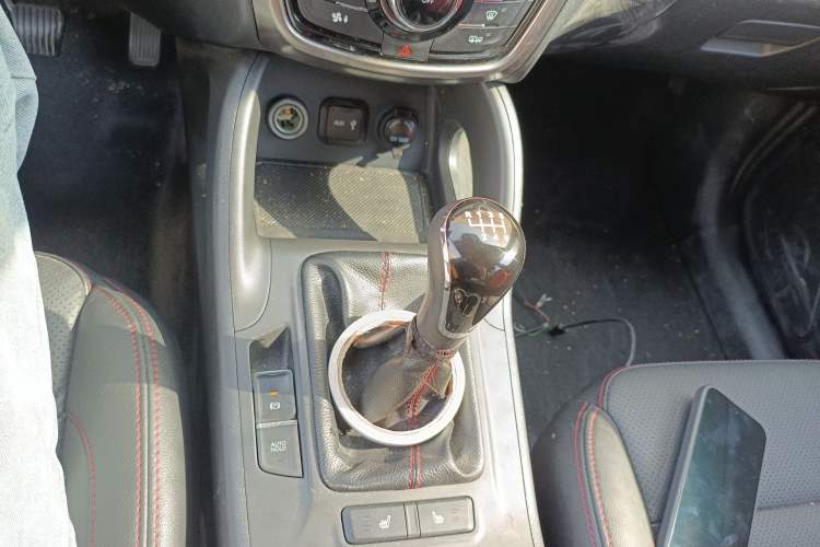 Used CHANGAN CS75 2014 2.0L Manual Leading Version China IV Standard