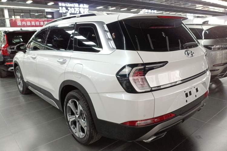 Used Hyundai Santa Fe 2023 Traveler 380T GDi Automatic Two-Wheel Drive GLX Elite Edition