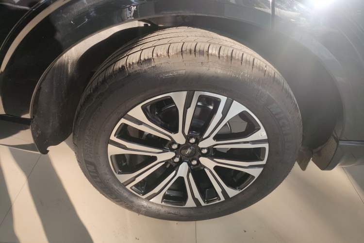 Used Ford Explorer 2024 2.3T EcoBoost Four-Wheel Drive Titanium Edition 6 Seats