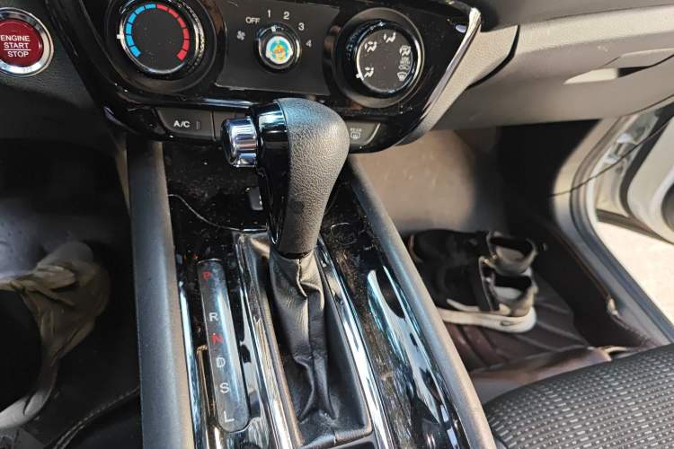 Used Honda Vezel 2016 1.8L CVT Front-Wheel Drive Pioneer Edition