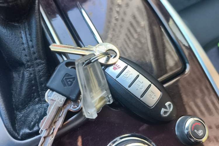 Used Infiniti Q70 2017 Q70L 2.5L Enjoyment Edition Vehicle Key