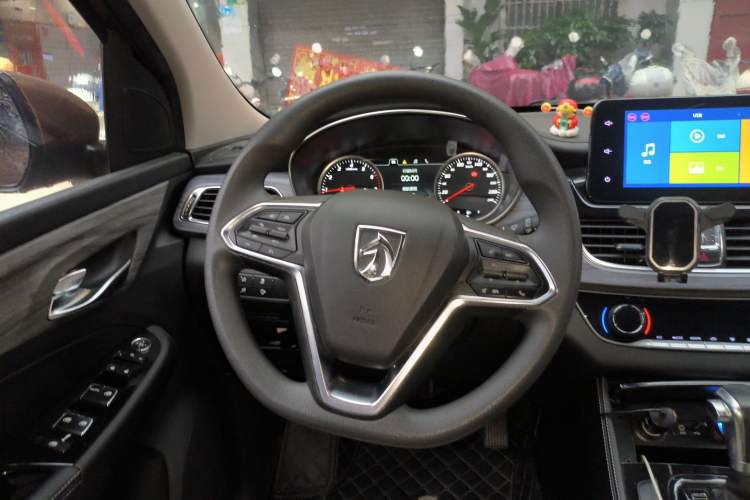 Used Baojun 730 2019 1.5T CVT Flagship Model 7 Seats China VI Emission Standard Steering Wheel