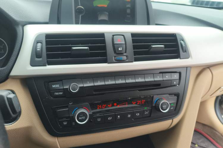 Used BMW 3 Series 2013 320Li Fashion Model
