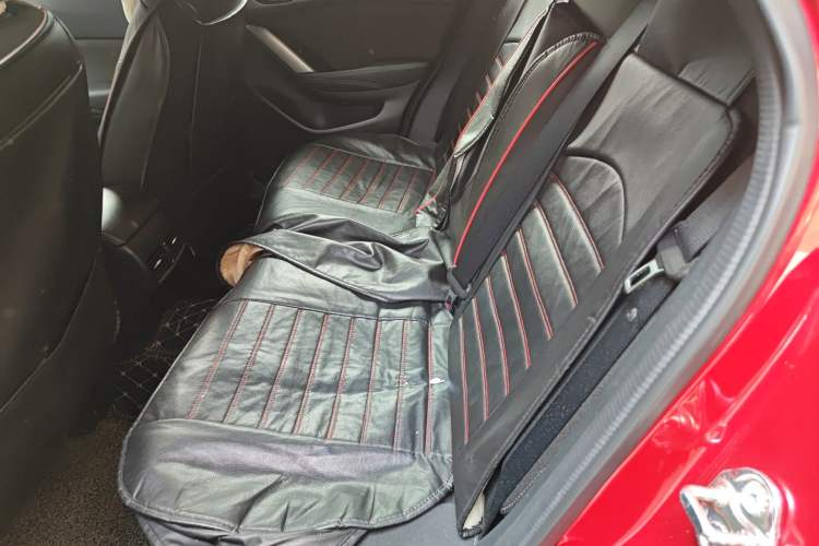 Used Mazda CX-4 2018 2.0L Automatic Two-Wheel Drive Blue Sky Dynamic Version China VI Standard Left Rear Seat