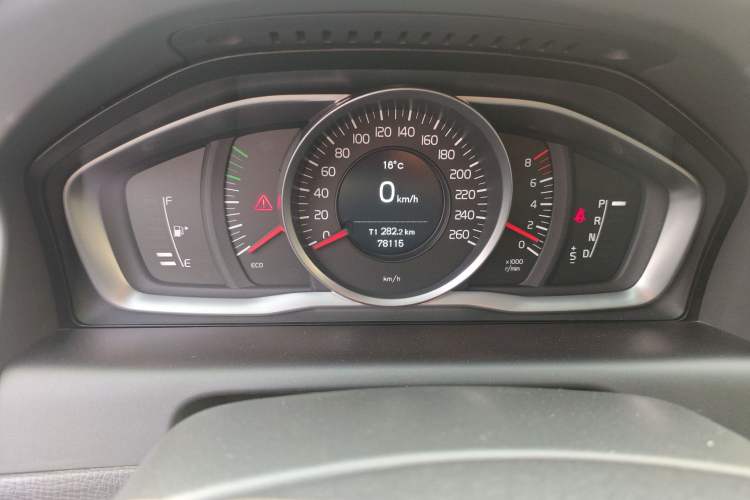 Used Volvo XC60 2015 T5 Smart Upgrade Model
