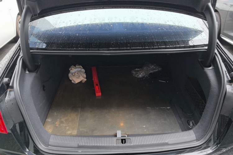 Used Audi A6L 2012 30 FSI Comfort Model Trunk