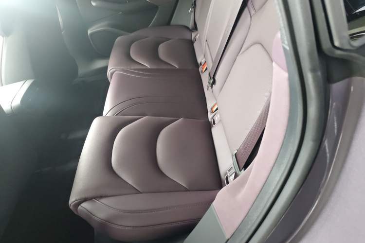 Used Xiaomi Auto SU7 2024 Rear-Drive Long-Range Intelligent Driving Version
