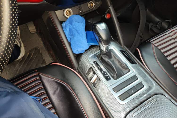 Used CHANGAN CS55 2019 1.5T Automatic Colorful Edition China VI Standard Gear Lever