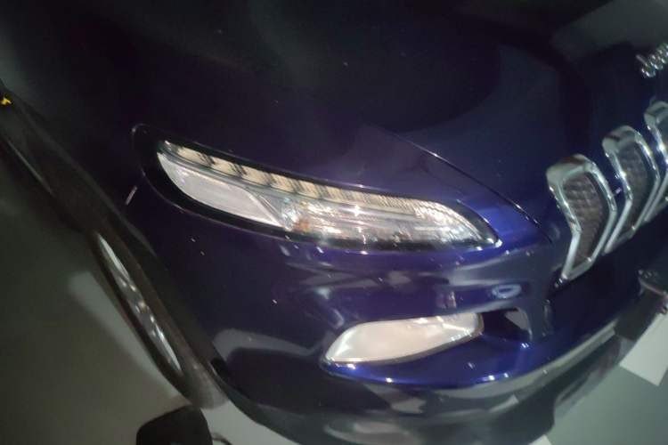 Used Jeep Cherokee 2016 2.4L Professional Smart Version Right Front Headlight