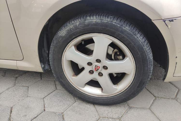 Used Roewe 350 2013 350C 1.5L Automatic Xunyue Edition Right Front Wheel Hub