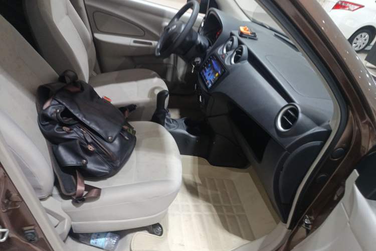 Used Venucia R30 2014 1.2L Manual Comfort Edition