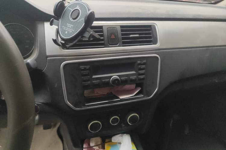 Used CHANGAN KAICHENG Shenqi F30 2018 1.5L Comfort Plus Long Wheelbase DAM15L Audio And AC Panel