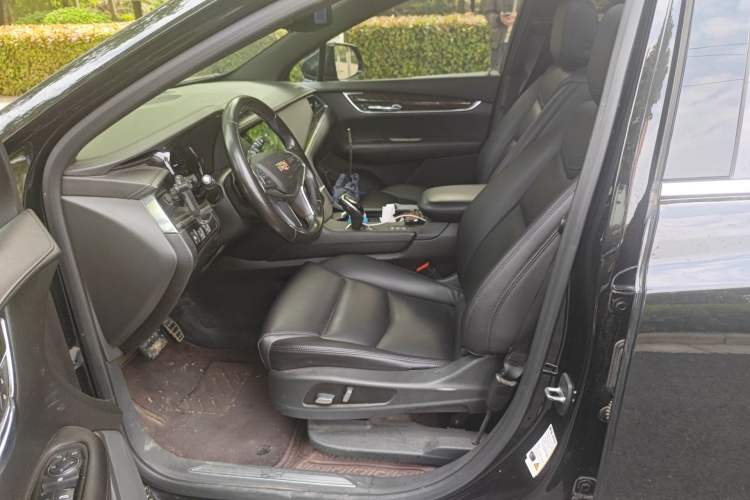 Used Cadillac XT5 2018 28E Four-Wheel Drive Tech Version Left Front Seat