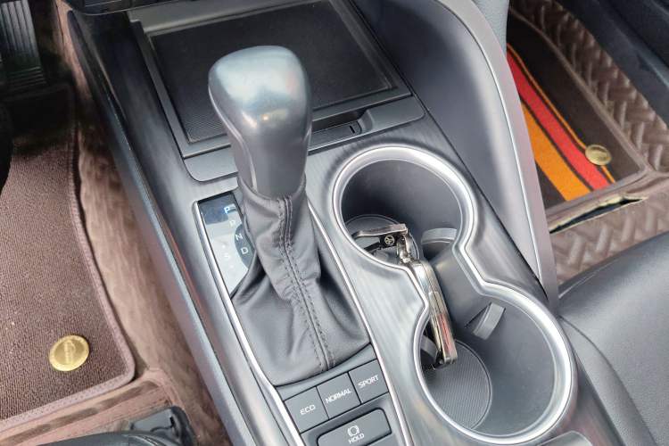 Used Toyota Camry 2021 2.5G Luxury Edition Gear Lever