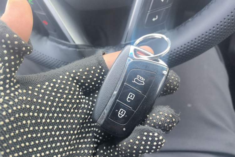 Used Hyundai Santa Fe 2015 2.0T Automatic All-Wheel Drive Smart Version 5 Seats
