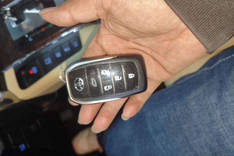 Used Toyota Alphard 2021 Dual-Engine 2.5L Luxury Edition
