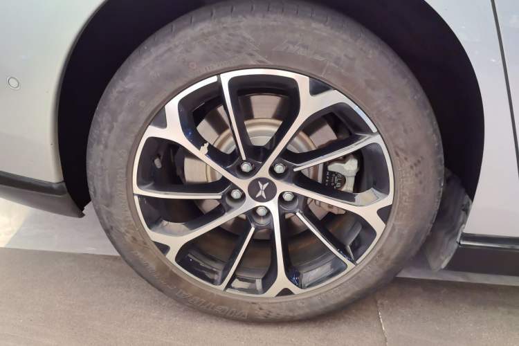 Used XPeng P7 2020 670N Right Rear Wheel Hub