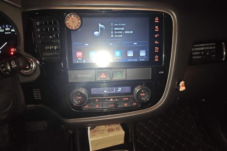 Used Mitsubishi Outlander 2016 2.4L 4x4 Luxury Edition 7-Seater
