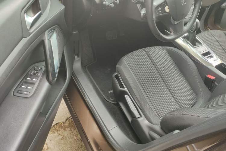 Used Peugeot 408 2014 1.8L Automatic Luxury Edition Driver Seat