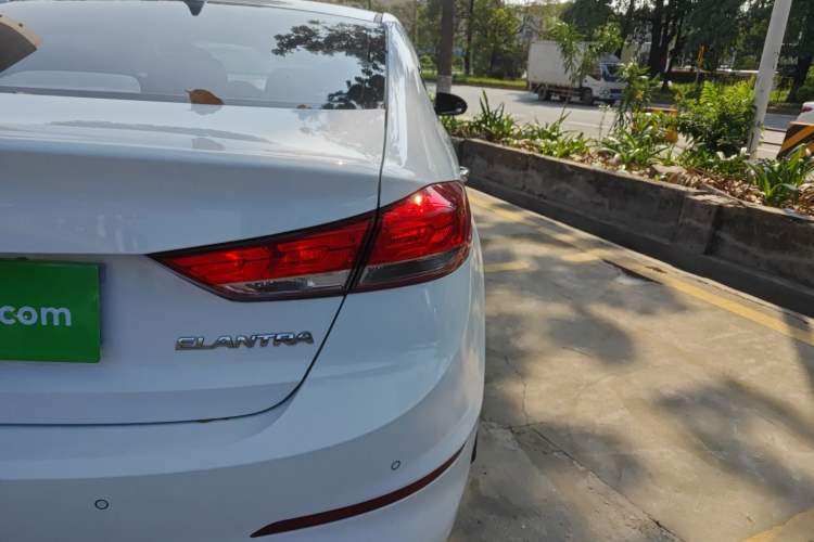 Used Hyundai Elantra (6th Generation / Lingdong) 2019 1.5L CVT ZhiXuan – Elite Version Right Rear Taillight