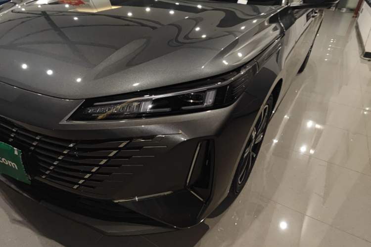 Used CHANGAN Eado 2025 Blue Whale 1.5T 500Bar Prestige Model
