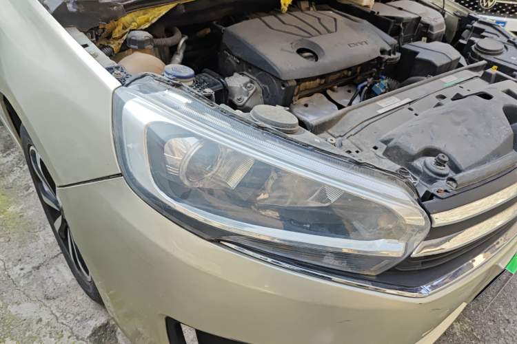 Used Citroen C4 Sega 2016 1.6L Automatic Luxury Model Right Front Headlight