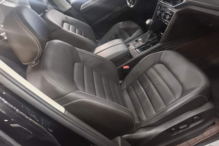 Used Volkswagen Teramont 2020 330TSI Two-Wheel-Drive Luxury Edition China VI Standard Right Front Seat