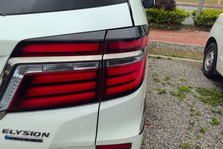 Used Honda Elysion 2019 2.0L Hybrid Luxury Edition
